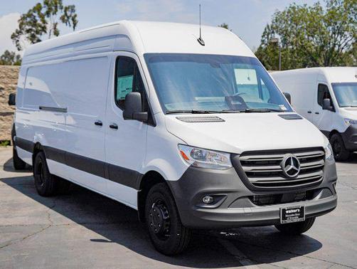2025 Mercedes-Benz Sprinter 3500 High Roof