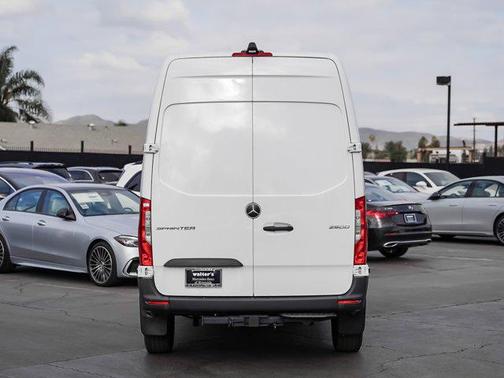 2025 Mercedes-Benz Sprinter 2500 High Roof
