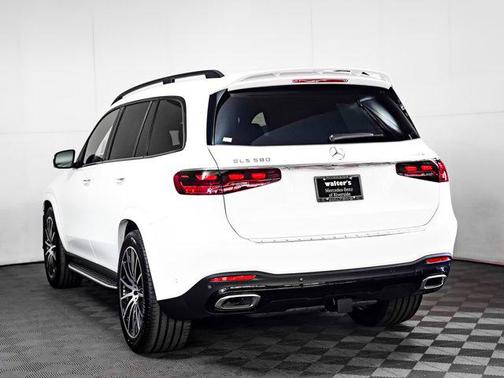2025 Mercedes-Benz GLS 580 4MATIC
