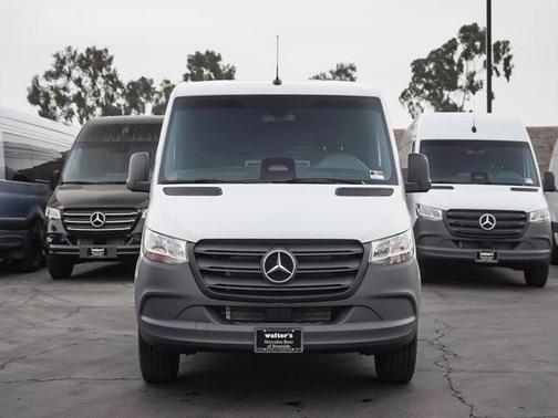 2025 Mercedes-Benz Sprinter 2500 Standard Roof
