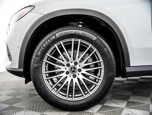 MANUFAKTUR Alpine Grey 2026 Mercedes-Benz GLC 300 Base