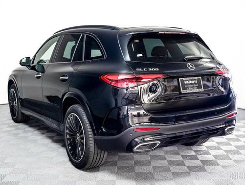 2025 Mercedes-Benz GLC 300 4MATIC