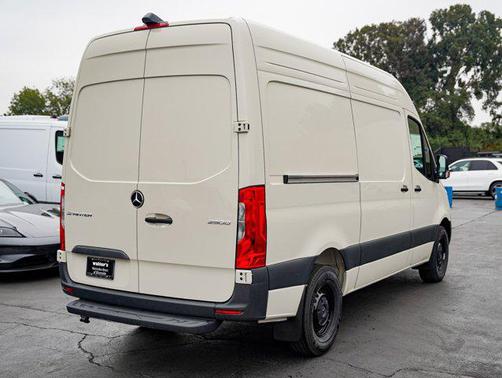 2025 Mercedes-Benz Sprinter 2500 High Roof
