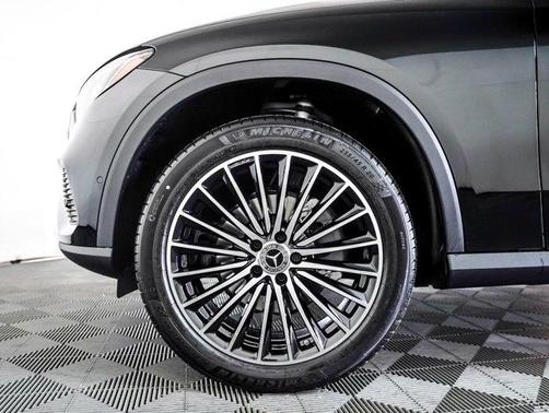 2025 Mercedes-Benz GLC 300 Base