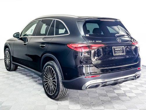 2025 Mercedes-Benz GLC 300 Base