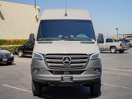 2025 Mercedes-Benz Sprinter 2500 High Roof