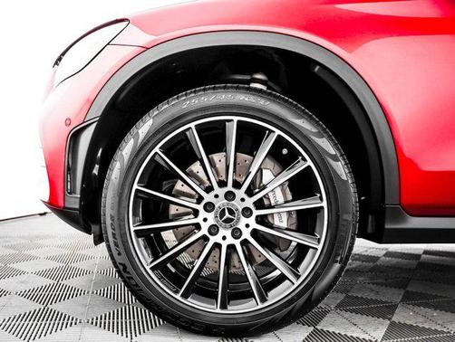 MANUFAKTUR Cardinal Red Metallic 2022 Mercedes-Benz GLC 300 4MATIC