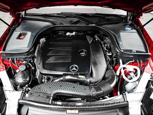 MANUFAKTUR Cardinal Red Metallic 2022 Mercedes-Benz GLC 300 4MATIC