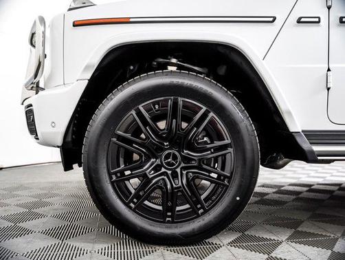 MANUFAKTUR Moonlight White Magno 2026 Mercedes-Benz G-Class G 550