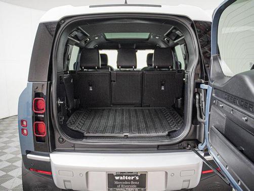 Tasman Blue Metallic 2022 Land Rover Defender 110 SE