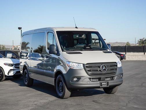 2025 Mercedes-Benz Sprinter 2500 Standard Roof