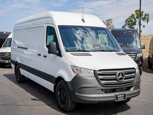 2025 Mercedes-Benz Sprinter 2500 High Roof
