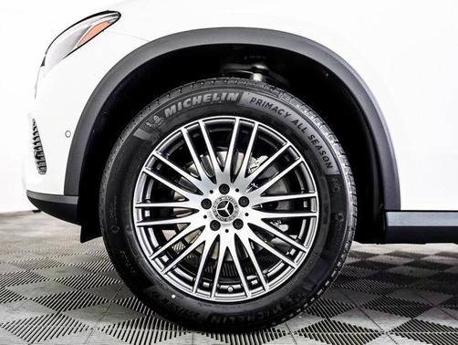 2025 Mercedes-Benz GLC 300 Base