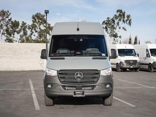 2025 Mercedes-Benz Sprinter 2500 High Roof