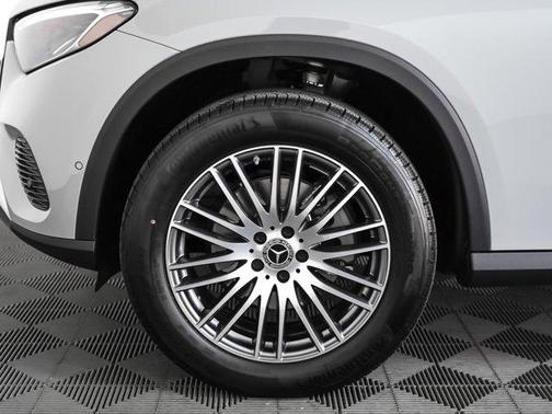 2026 Mercedes-Benz GLC 300 Base