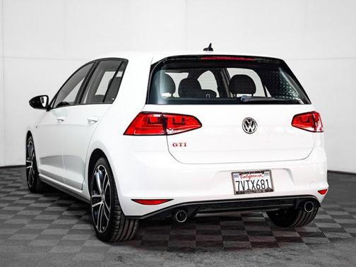 2017 Volkswagen Golf GTI 2.0T S 4-Door