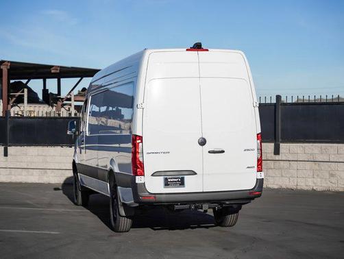 Arctic White 2026 Mercedes-Benz Sprinter 2500 High Roof