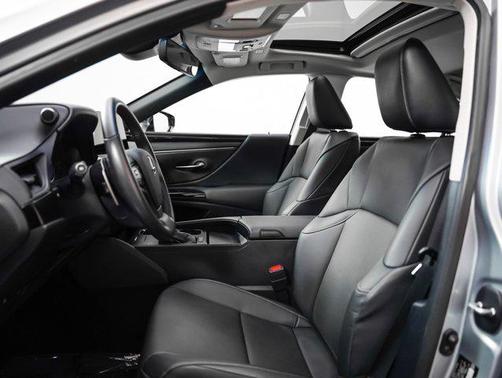 2025 Lexus ES 350 Base