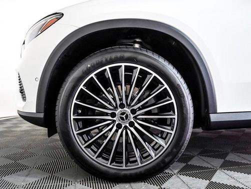 2025 Mercedes-Benz GLC 300 Base