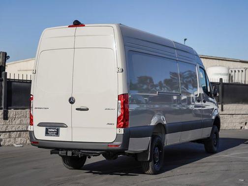 2025 Mercedes-Benz Sprinter 2500 High Roof