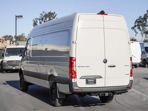2025 Mercedes-Benz Sprinter 2500 High Roof