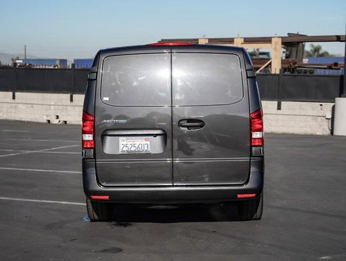 2022 Mercedes-Benz Metris Base