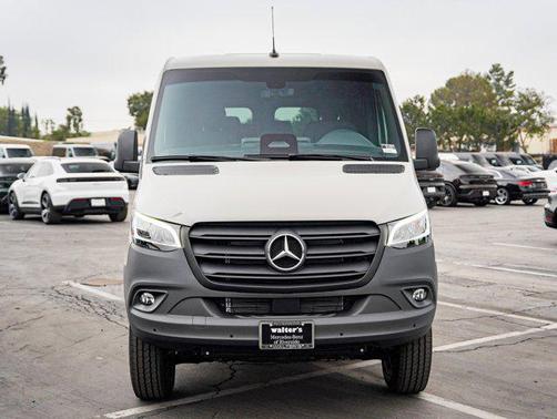 2025 Mercedes-Benz Sprinter 2500 Standard Roof