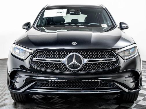 Black 2027 Mercedes-Benz GLC 300 Base