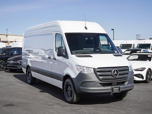 2025 Mercedes-Benz Sprinter 2500 High Roof
