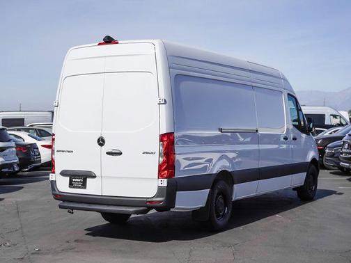 2025 Mercedes-Benz Sprinter 2500 High Roof