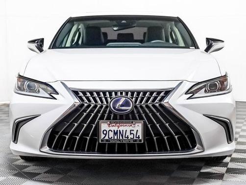 2022 Lexus ES 300h Base