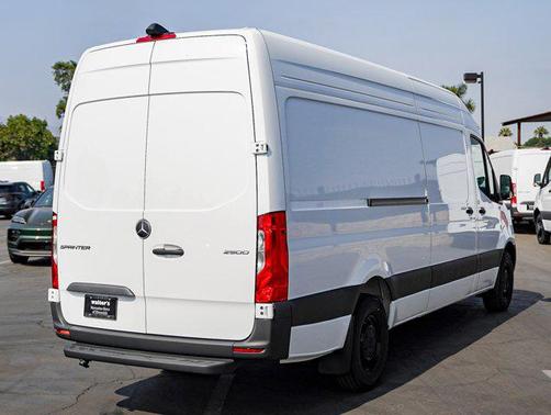 2025 Mercedes-Benz Sprinter 2500 High Roof