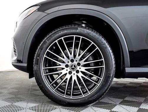 2026 Mercedes-Benz GLC 300 Base