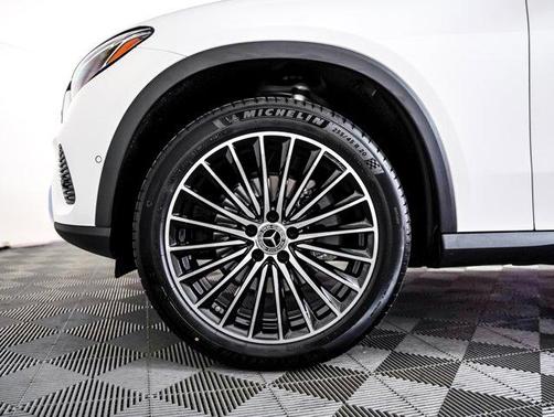 2026 Mercedes-Benz GLC 300 Base