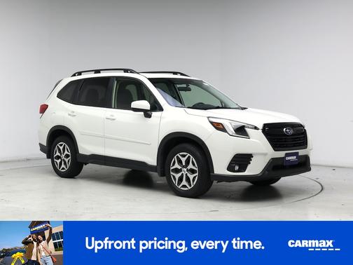 White 2024 Subaru Forester Premium