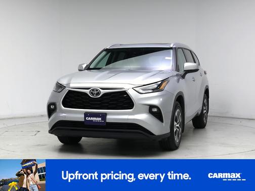 Silver 2022 Toyota Highlander XLE