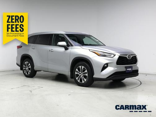 Silver 2022 Toyota Highlander XLE