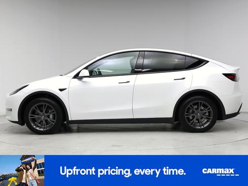White 2024 Tesla Model Y Long Range