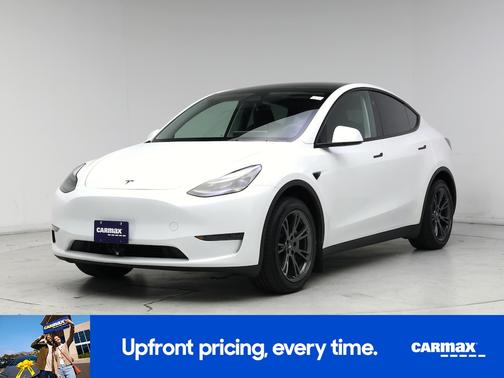 White 2024 Tesla Model Y Long Range