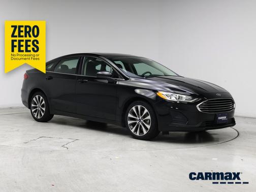 Black 2019 Ford Fusion SE