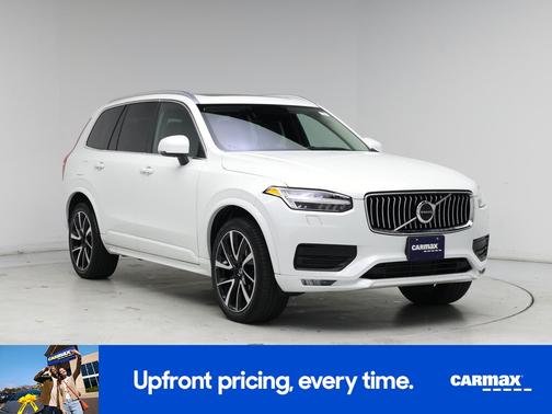 2022 Volvo XC90 T6 Momentum