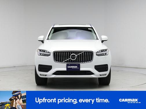 2022 Volvo XC90 T6 Momentum