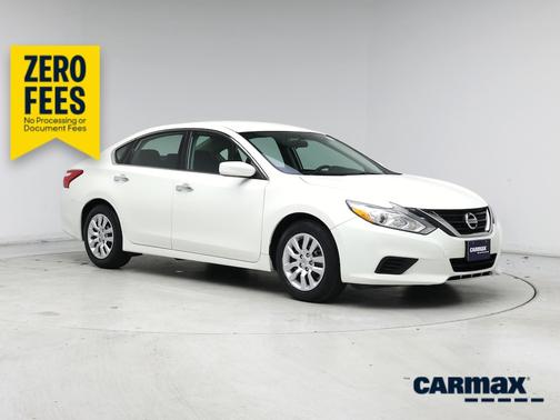 White 2016 Nissan Altima S