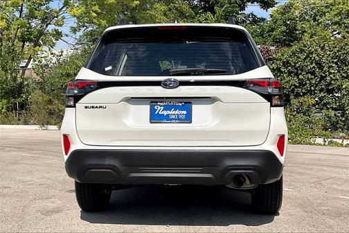 2025 Subaru Forester Base