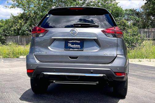 Gun Metallic 2019 Nissan Rogue SV