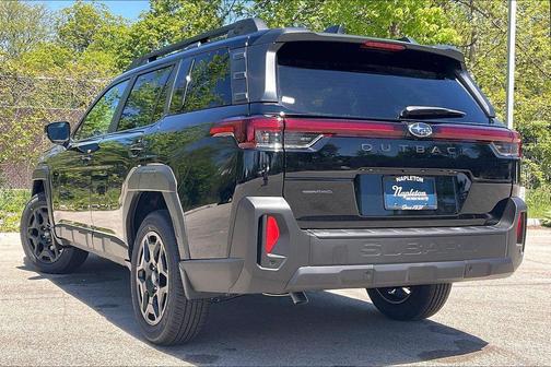 Crystal Black Silica 2026 Subaru Outback Limited