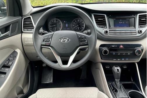 2017 Hyundai TUCSON SE
