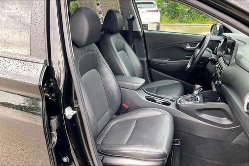 Ultra Black 2022 Hyundai KONA Limited