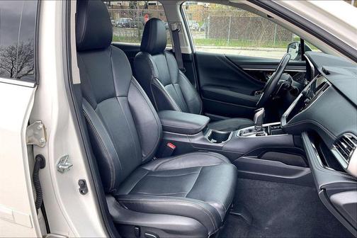 Crystal White Pearl 2024 Subaru Outback Touring XT