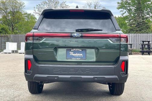 Deep Emerald Green Pearl 2026 Subaru Outback Limited